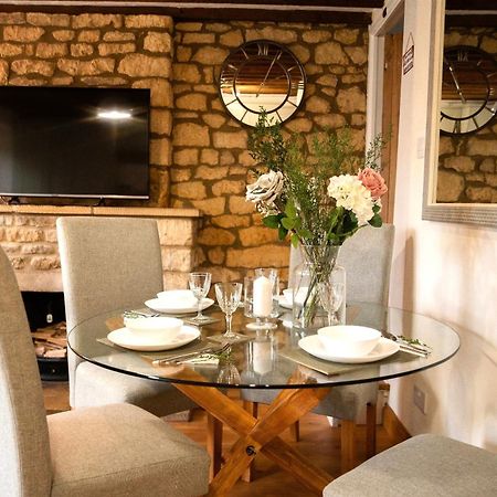 2 Bedroom Charming & Luxury Malt Cottage, Garden, Netflix, Free Parking Bourton-on-the-Water Bagian luar foto