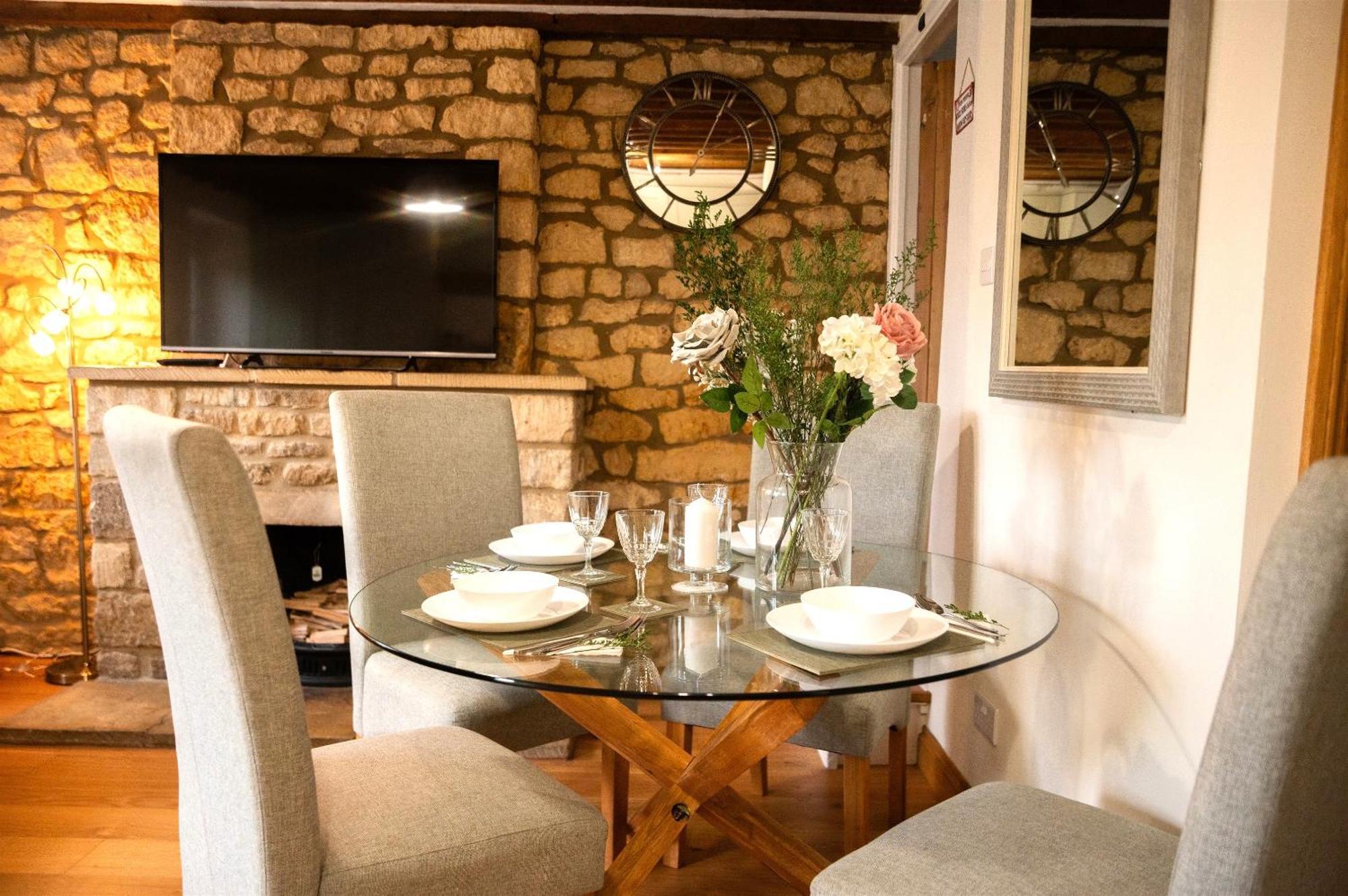 2 Bedroom Charming & Luxury Malt Cottage, Garden, Netflix, Free Parking Bourton-on-the-Water Bagian luar foto
